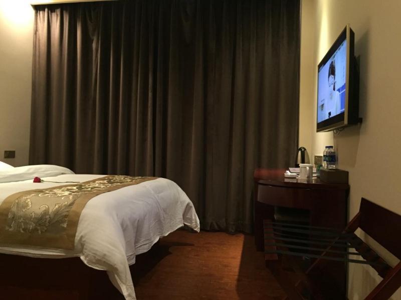 Greentree Inn Henan Hebi Hengshan Road Business Hotel Bagian luar foto